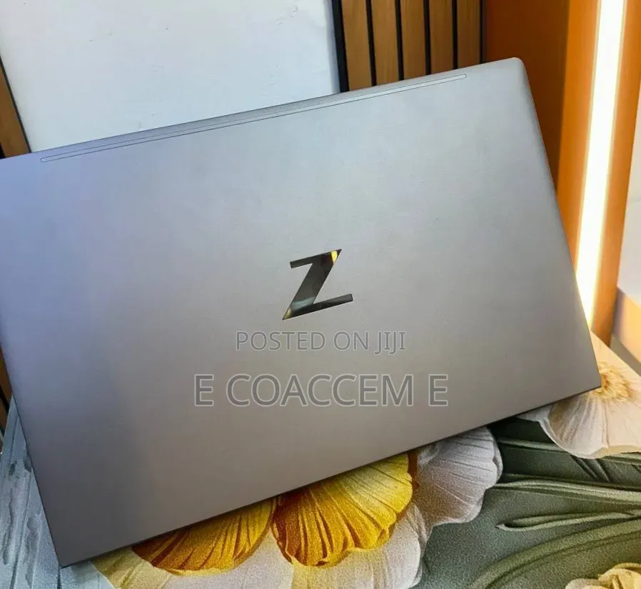 New Laptop HP ZBook Studio G8 16GB Intel Core i7 SSD 512GB
