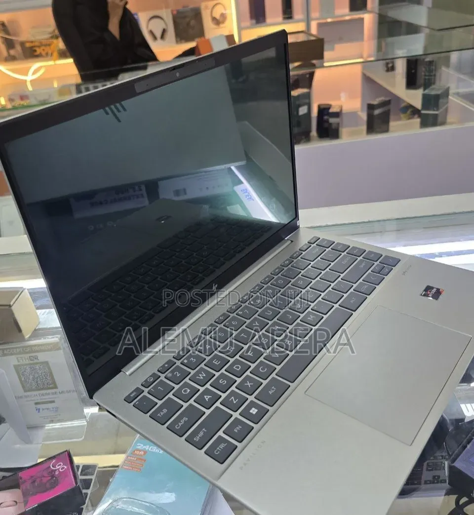 New Laptop HP Pavilion 14 32GB AMD Ryzen 7 SSD 1T