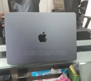 New Laptop Apple MacBook Air 2022 M2 24GB Apple M2 SSD 512GB