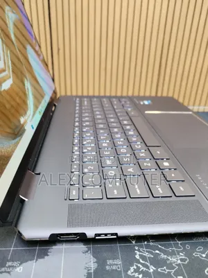 New Laptop HP Spectre X360 16GB Intel Core i7 SSD 512GB