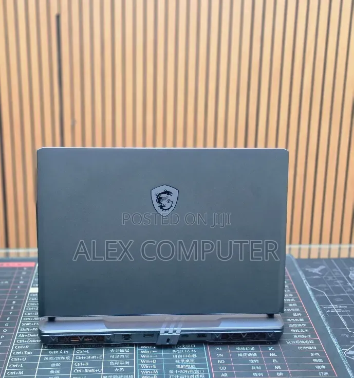 New Laptop MSI Vector GP68 HX 13V 32GB Intel Core i9 SSD 1T