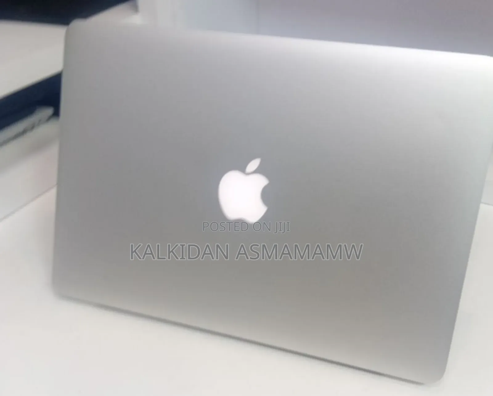 New Laptop Apple MacBook 2013 8GB Intel Core i5 SSD 256GB