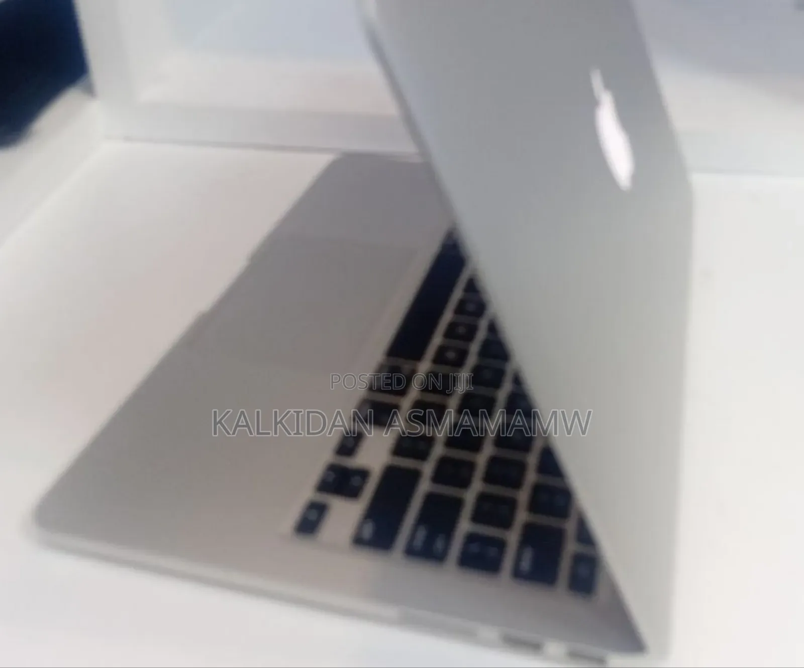 New Laptop Apple MacBook 2013 8GB Intel Core i5 SSD 256GB