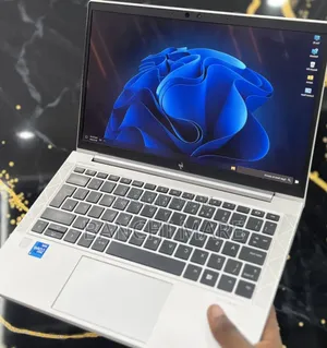 New Laptop HP EliteBook 830 G8 16GB Intel Core i5 SSD 512GB