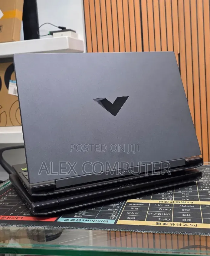 New Laptop HP Victus 16 16GB AMD Ryzen 7 SSD 512GB
