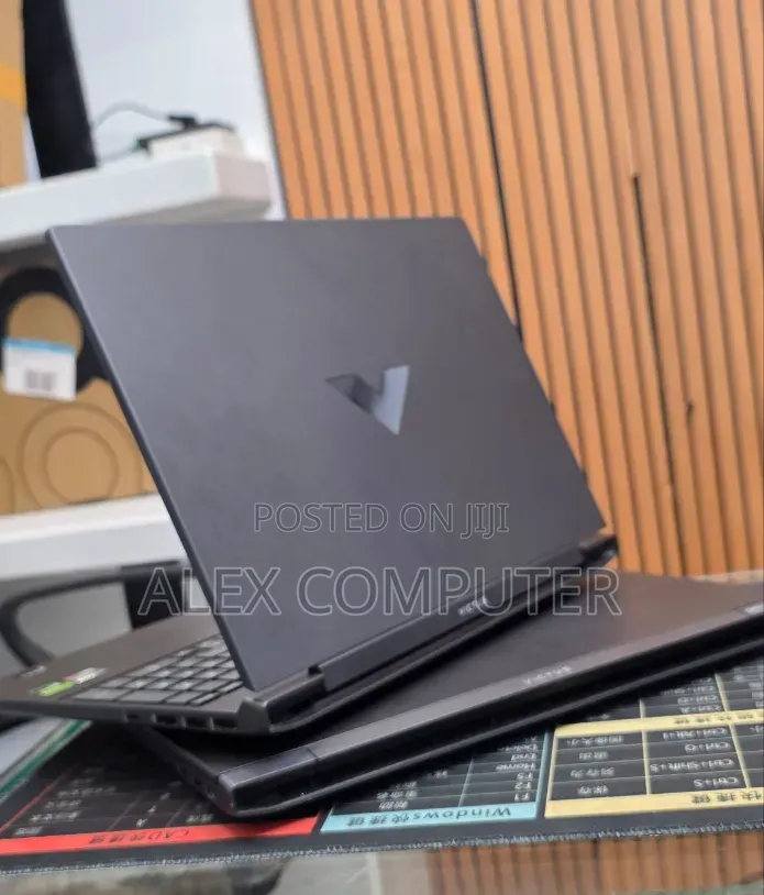 New Laptop HP Victus 16 16GB AMD Ryzen 7 SSD 512GB