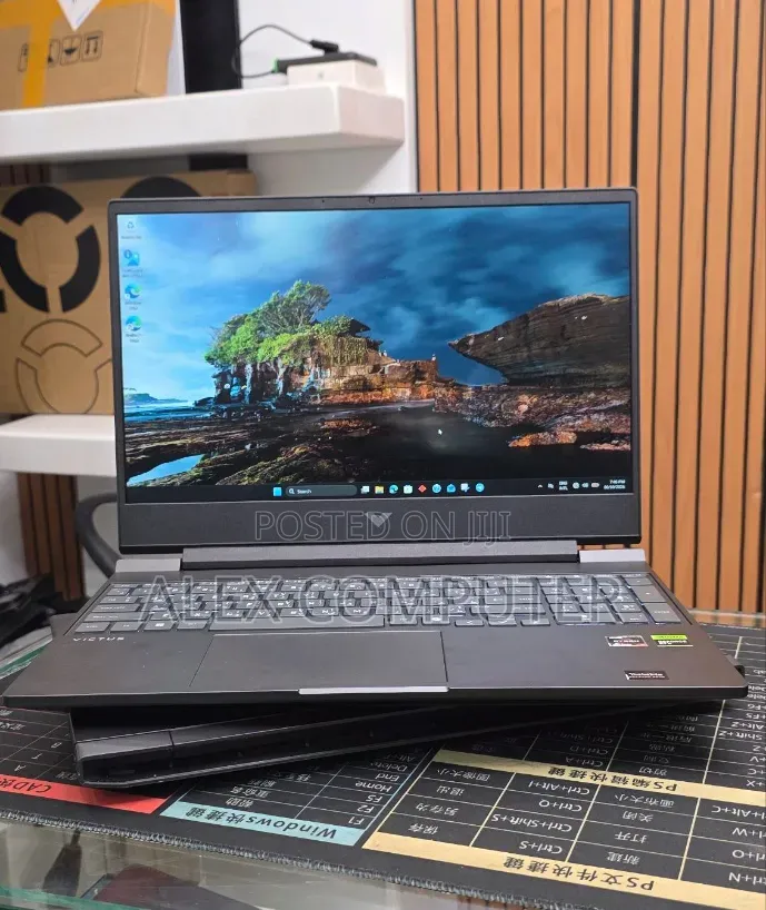 New Laptop HP Victus 16 16GB AMD Ryzen 7 SSD 512GB