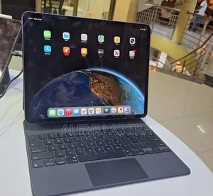 New Apple iPad Pro 12.9 (2022) 256 GB