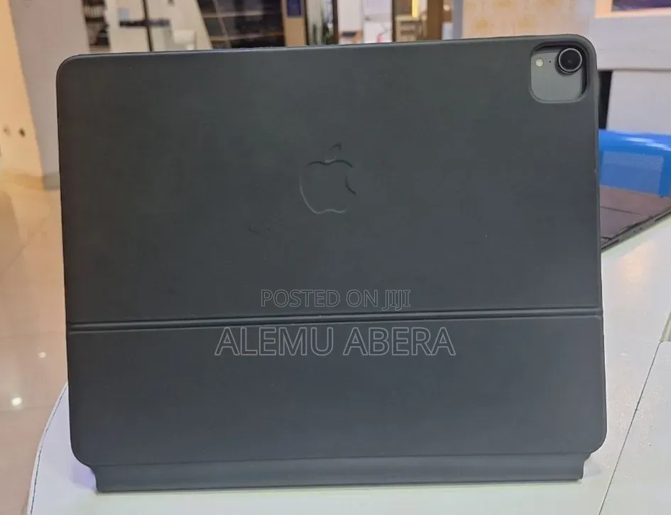 New Apple iPad Pro 12.9 (2022) 256 GB