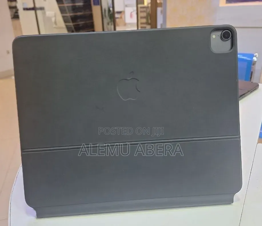 New Apple iPad Pro 12.9 (2022) 256 GB