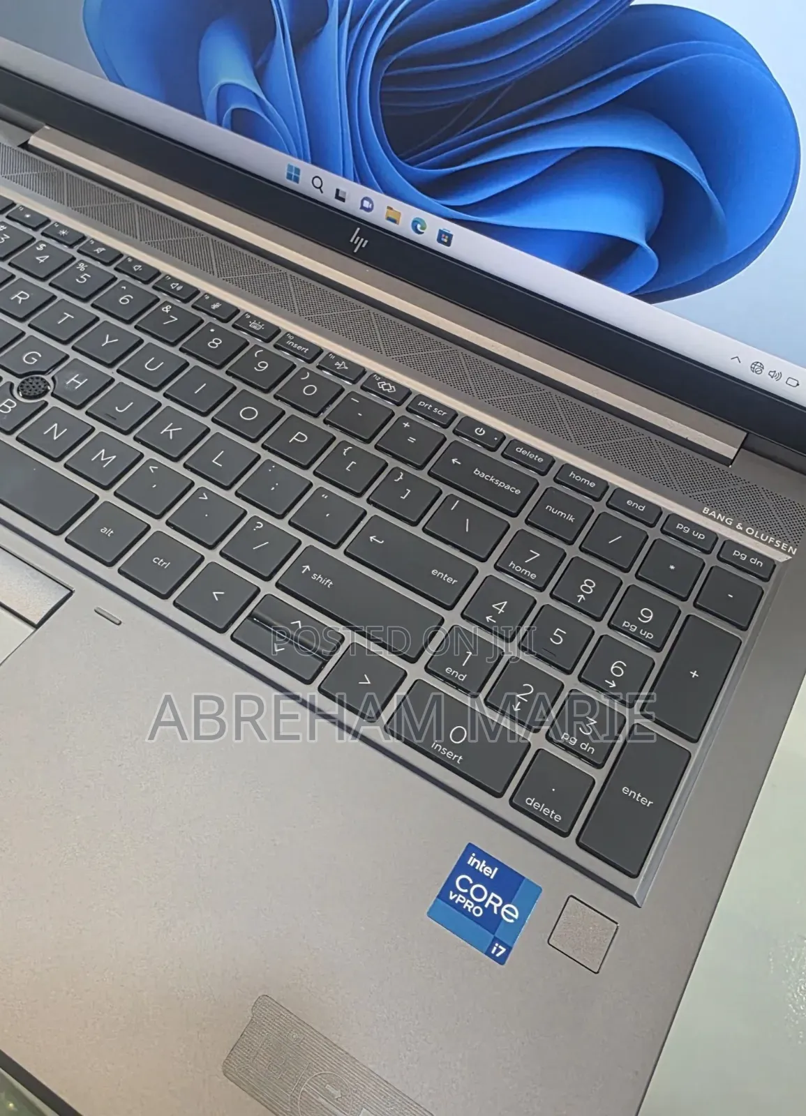 New Laptop HP ZBook Firefly G8 16GB Intel Core i7 SSD 512GB