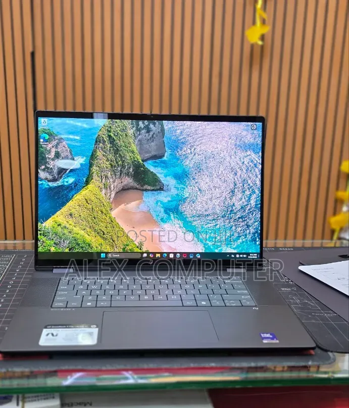 New Laptop HP OmniBook Ultra Flip 16" 32GB Intel Core Ultra 7 SSD 2T