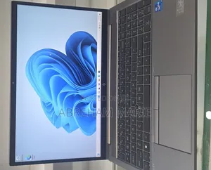 New Laptop HP ZBook Firefly G8 16GB Intel Core i7 SSD 512GB