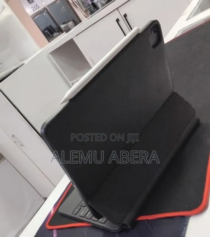 New Apple iPad Air (2022) 256 GB Black