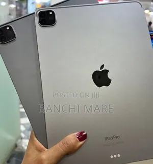New Apple iPad Pro (2022) 256 GB