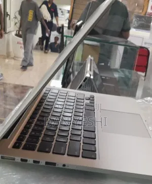 New Laptop Apple MacBook Pro 2013 8GB Intel Core i5 SSD 256GB