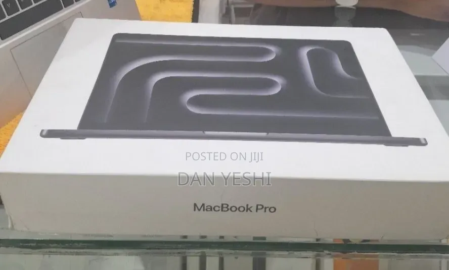 New Laptop Apple MacBook Pro 16GB Apple M5 SSD 512GB
