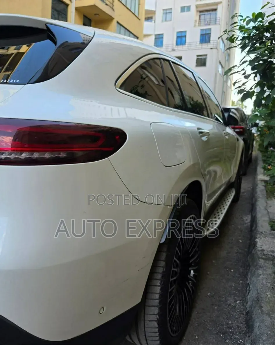 Mercedes-Benz EQE 2024 White