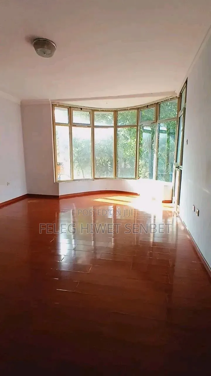 Furnished 6bdrm Villa in አአ, Bole for sale