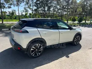 Peugeot 2008 2021 White