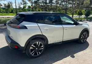 Peugeot 2008 2021