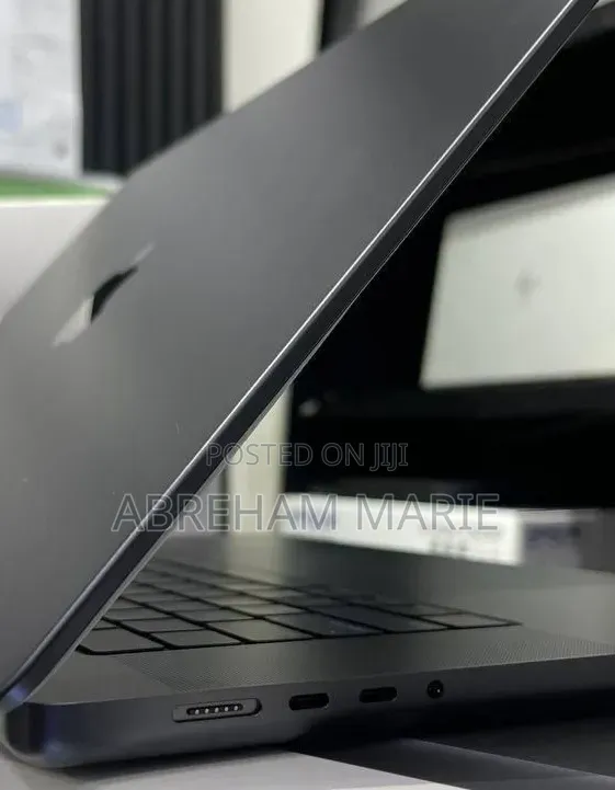 New Laptop Apple MacBook Pro 2024 M4 Max 48GB Apple M4 Max SSD 2T