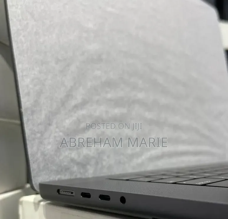 New Laptop Apple MacBook Pro 2024 M4 Max 48GB Apple M4 Max SSD 2T