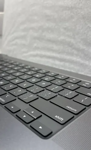 New Laptop Apple MacBook Pro 2024 M4 Max 48GB Apple M4 Max SSD 2T