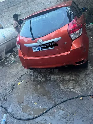 Toyota Yaris 2018 Red