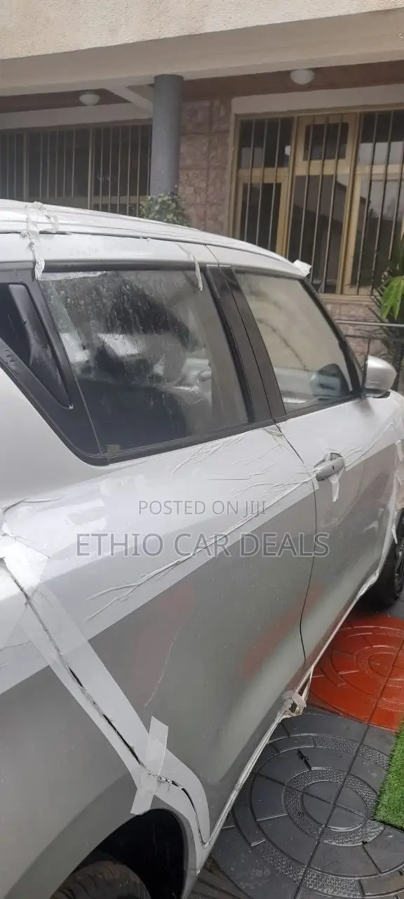 Suzuki Swift 2022 Silver