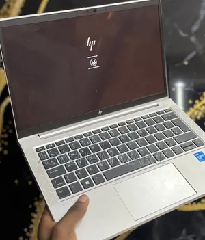 New Laptop HP EliteBook 830 G8 16GB Intel Core i5 SSD 512GB