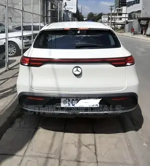 Mercedes-Benz EQC EQC400 4MATIC 2022 White