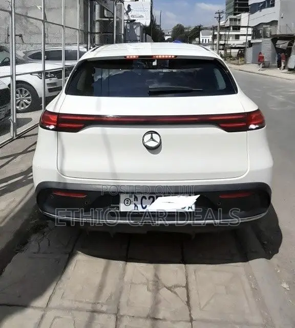 Mercedes-Benz EQC EQC400 4MATIC 2022 White