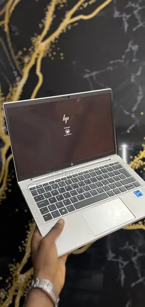 New Laptop HP EliteBook 830 G8 16GB Intel Core i5 SSD 512GB