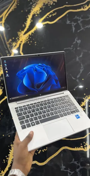 New Laptop HP EliteBook 830 G8 16GB Intel Core i5 SSD 512GB