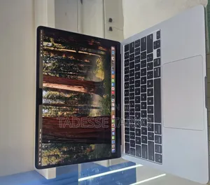 New Laptop Apple MacBook Air 2025 M4 16GB SSD 512GB
