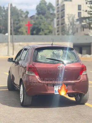 Toyota Yaris 2010 Burgundy