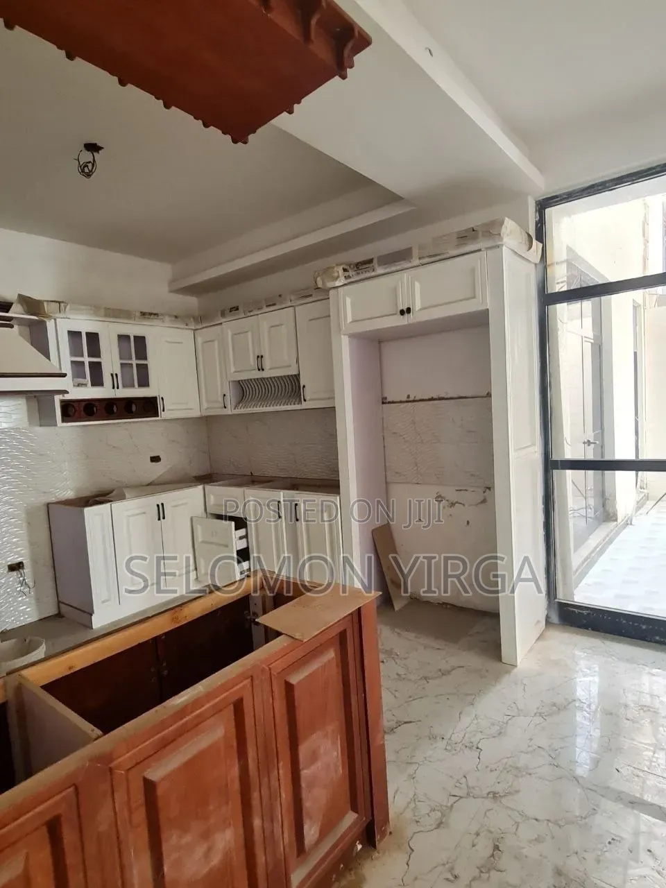 9bdrm House in Adis Ababa, Bole for sale