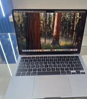 New Laptop Apple MacBook Air 2025 M4 16GB SSD 512GB