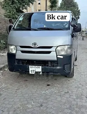 Toyota HiAce 2016 Silver