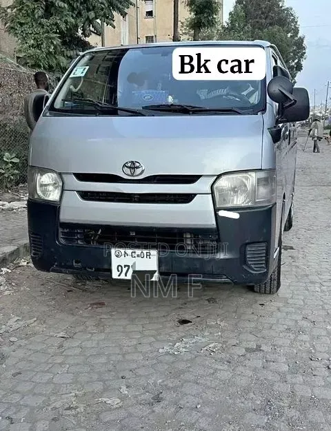Toyota HiAce 2016 Silver