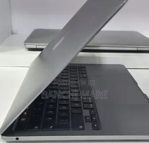 New Laptop Apple MacBook Pro 2021 M1 8GB Apple M1 SSD 256GB