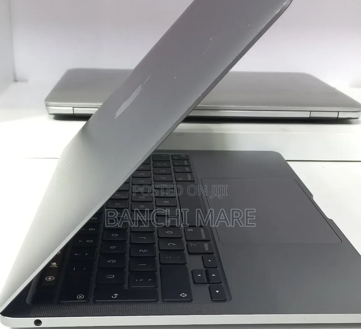 New Laptop Apple MacBook Pro 2021 M1 8GB Apple M1 SSD 256GB