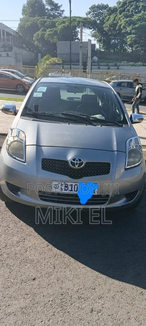 Toyota Yaris 1.0 2006 Gray
