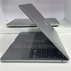 New Laptop Apple MacBook Pro 2020 M1 8GB Apple M1 Pro SSD 256GB