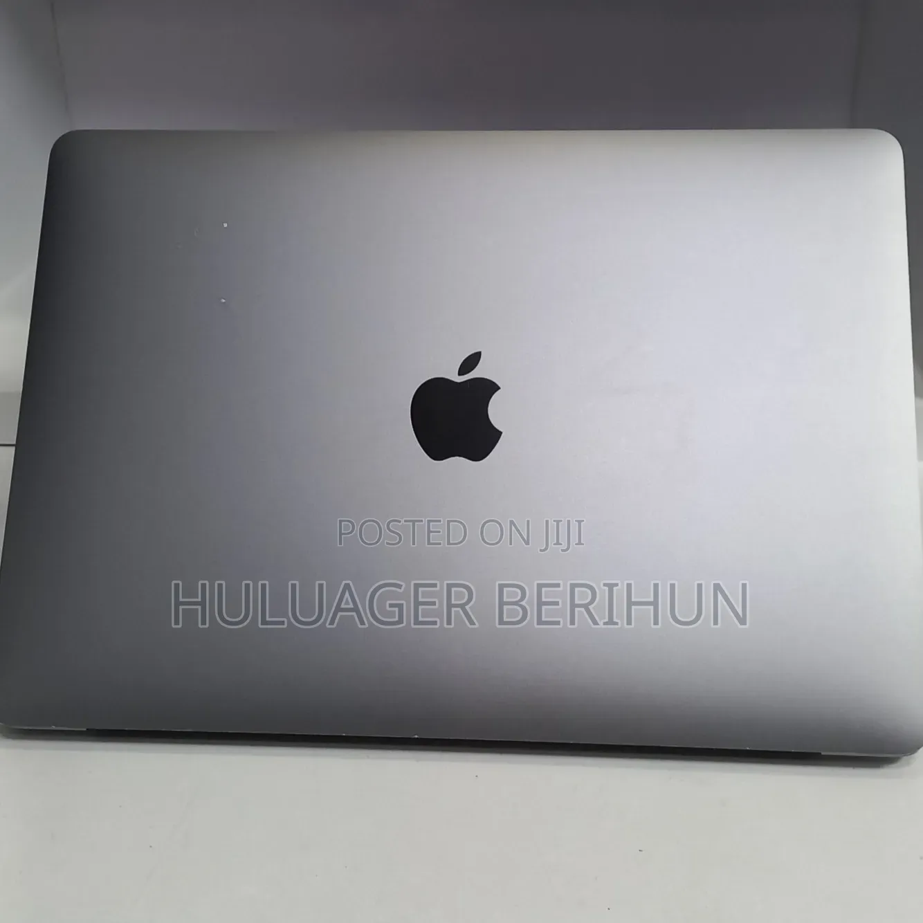 New Laptop Apple MacBook Pro 2020 M1 8GB Apple M1 Pro SSD 256GB