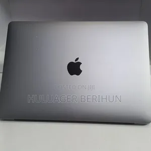 New Laptop Apple MacBook Pro 2020 M1 8GB Apple M1 Pro SSD 256GB