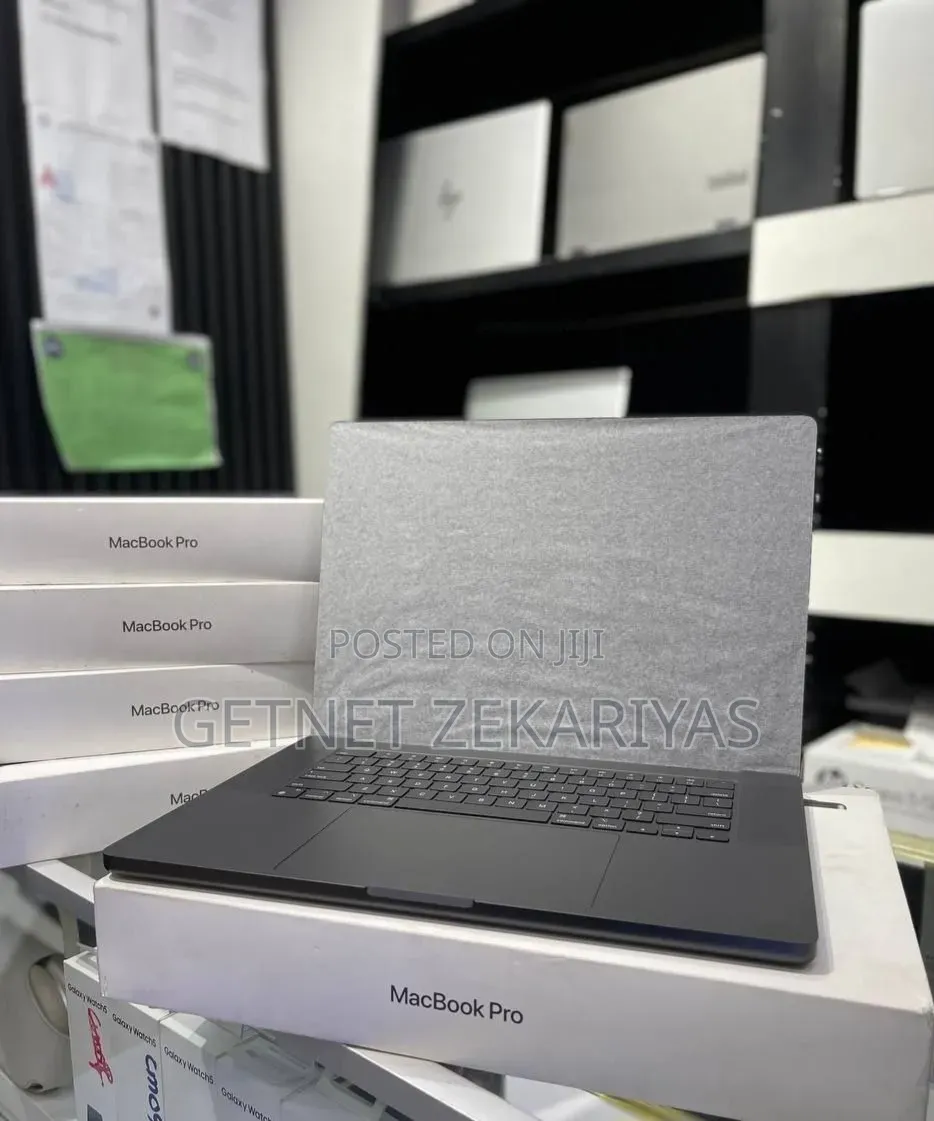 New Laptop Apple MacBook Pro 2024 M4 Max 48GB Apple M4 Max SSD 2T