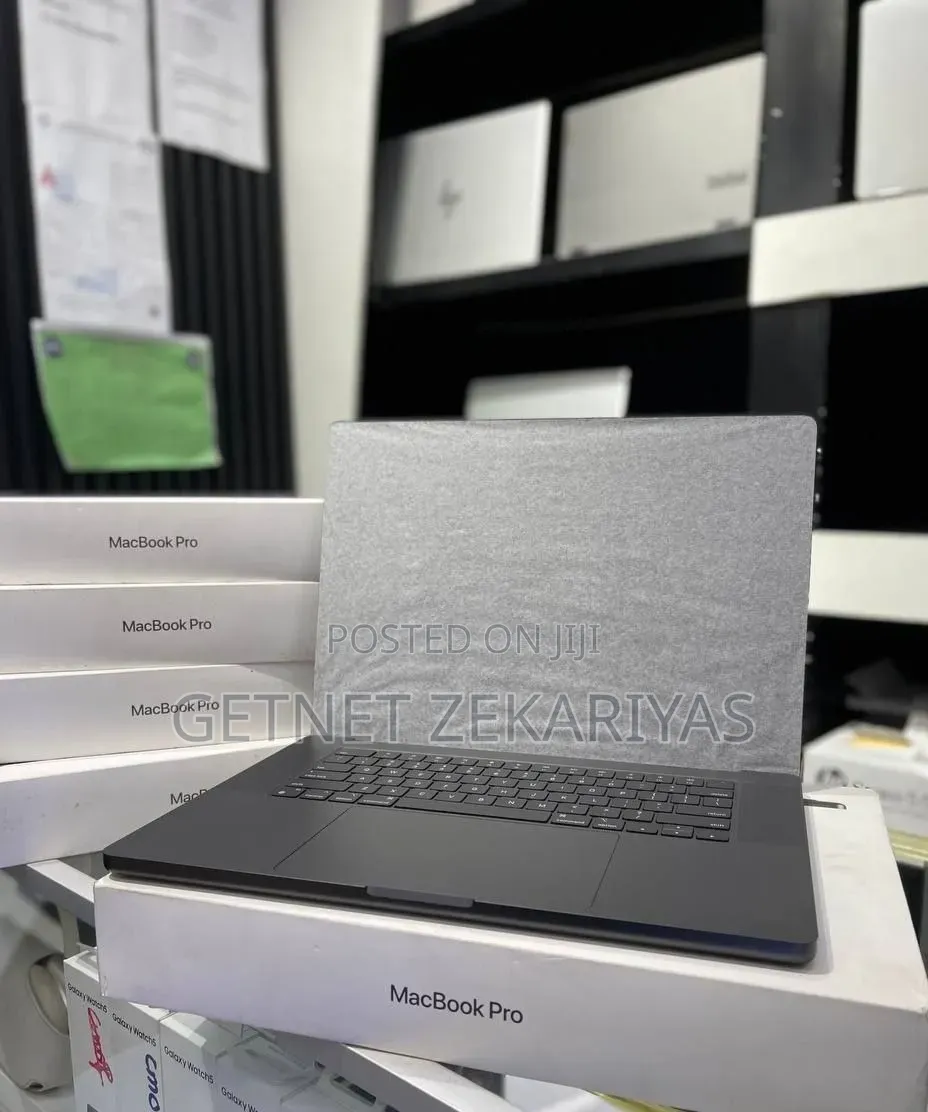 New Laptop Apple MacBook Pro 2024 M4 Max 48GB Apple M4 Max SSD 2T