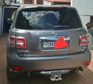 Nissan Patrol 2014 Gold
